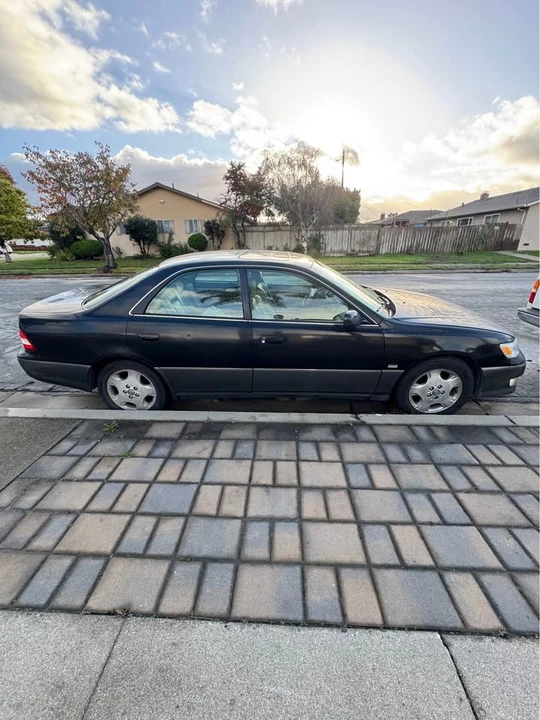 2001 Lexus ES 3rd Gen - Image 2 of 5