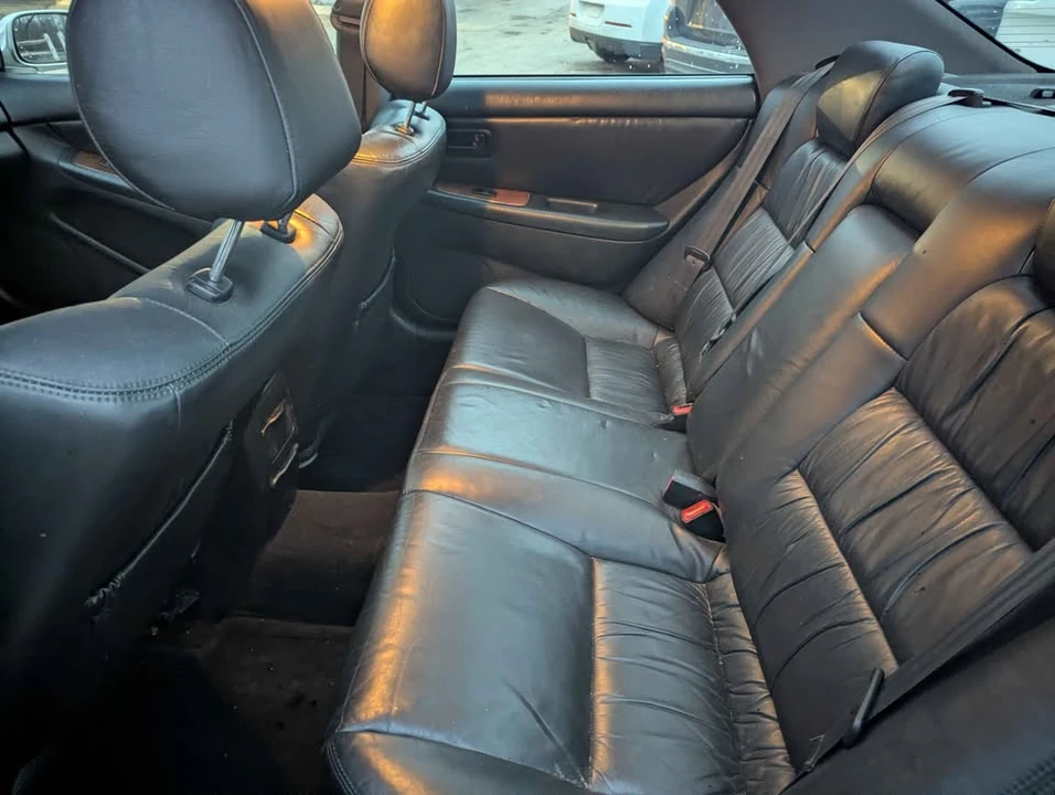 2001 Lexus ES 3rd Gen - Image 14 of 16