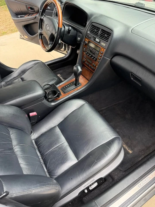 2001 Lexus ES 3rd Gen - Image 9 of 11
