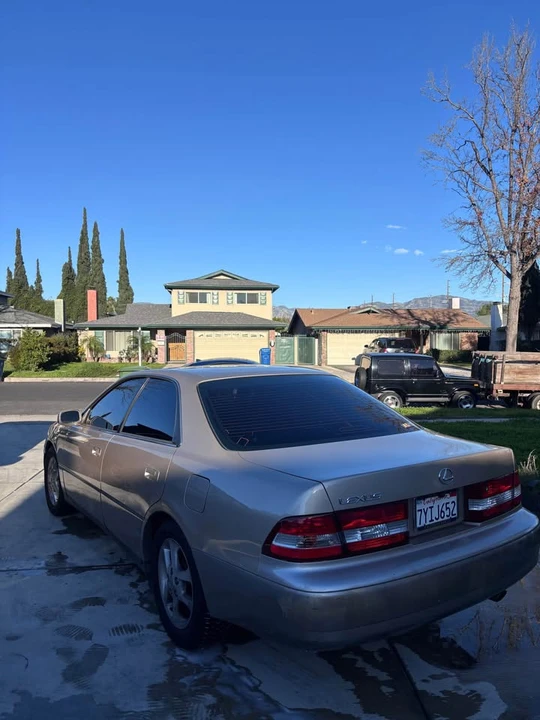 2001 Lexus ES 3rd Gen - Image 2 of 14
