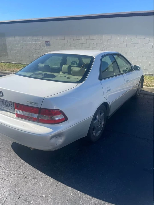 2001 Lexus ES 2nd Gen - Image 2 of 6