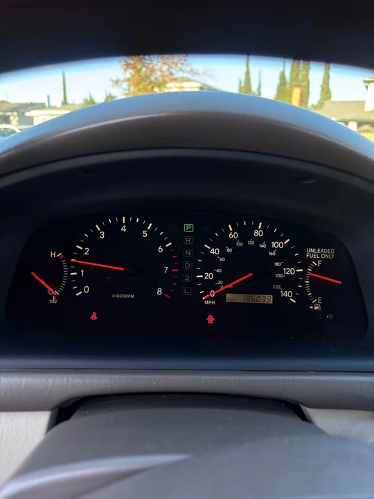 2001 Lexus ES 3rd Gen - Image 9 of 14