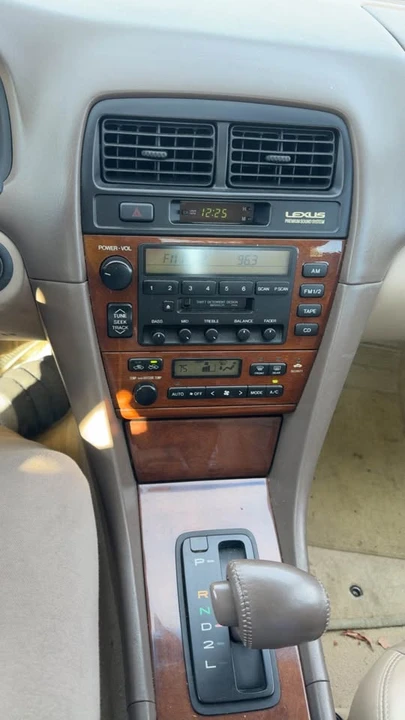 2001 Lexus ES 3rd Gen - Image 7 of 9