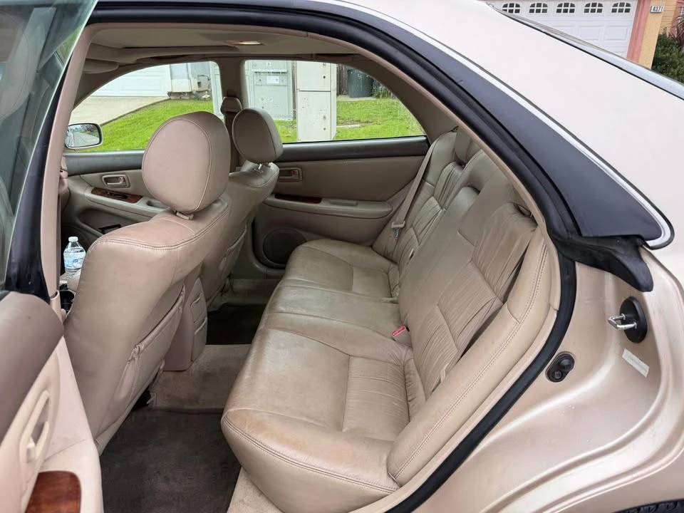 2001 Lexus ES 3rd Gen - Image 6 of 12