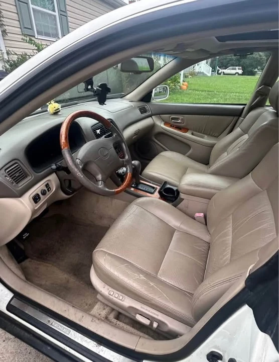 2001 Lexus ES 2nd Gen - Image 5 of 6