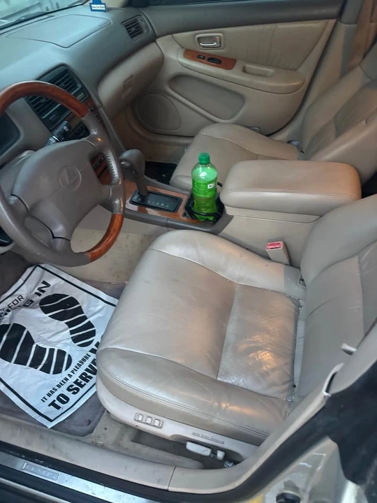 2001 Lexus ES 3rd Gen - Image 4 of 5