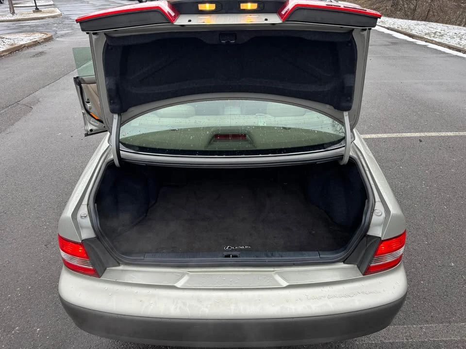 2001 Lexus ES 3rd Gen - Image 13 of 19