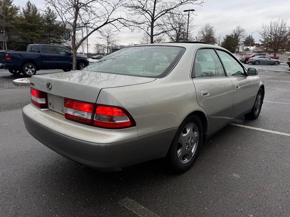 2001 Lexus ES 3rd Gen - Image 6 of 19