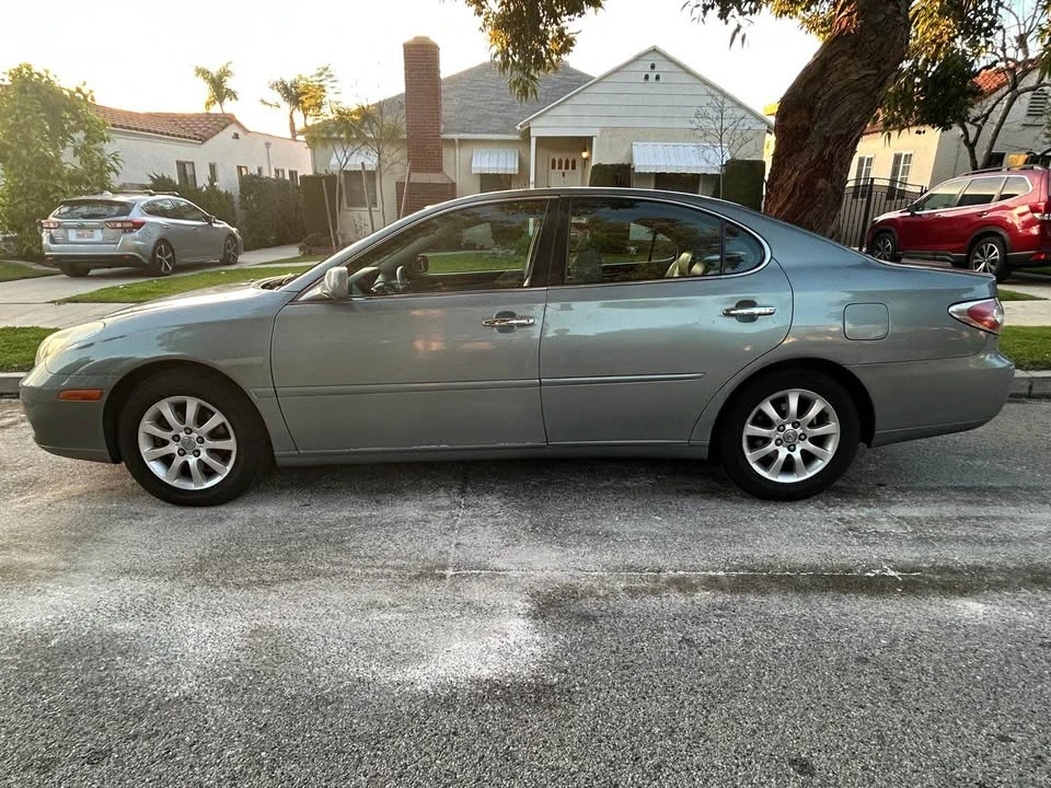 2001 Lexus ES 2nd Gen - Image 12 of 20