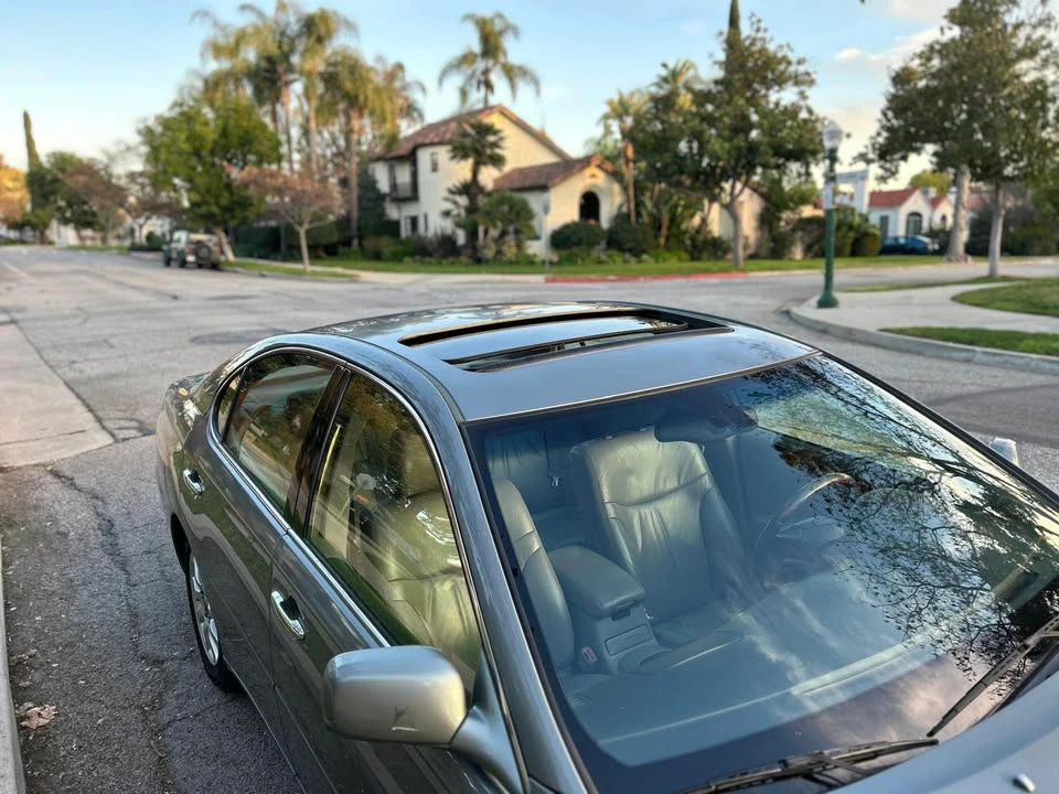 2001 Lexus ES 2nd Gen - Image 9 of 20