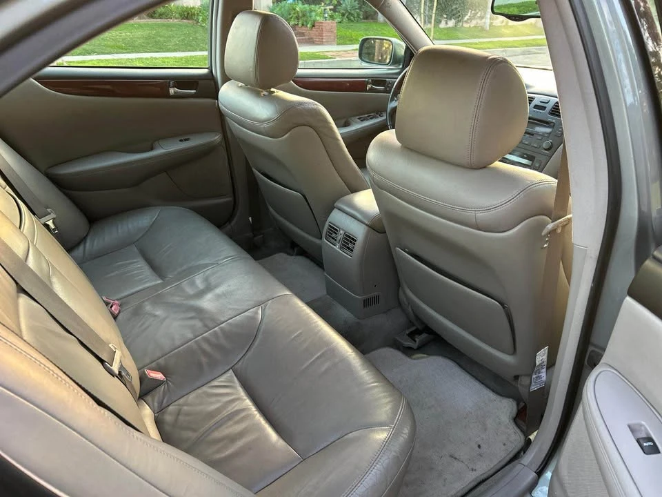 2001 Lexus ES 2nd Gen - Image 10 of 20