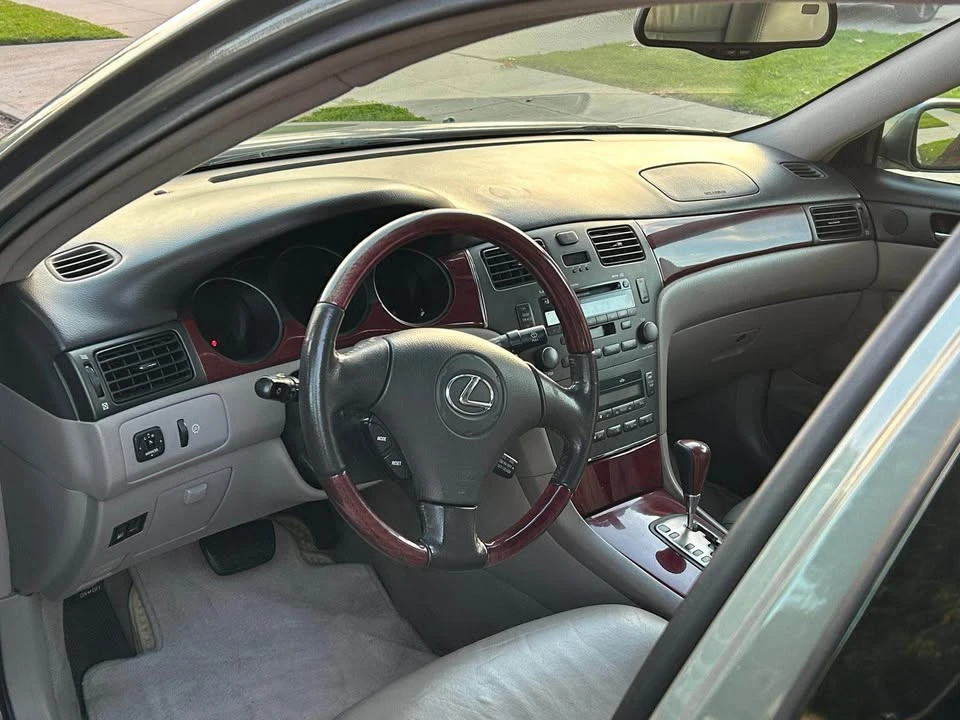 2001 Lexus ES 2nd Gen - Image 19 of 20