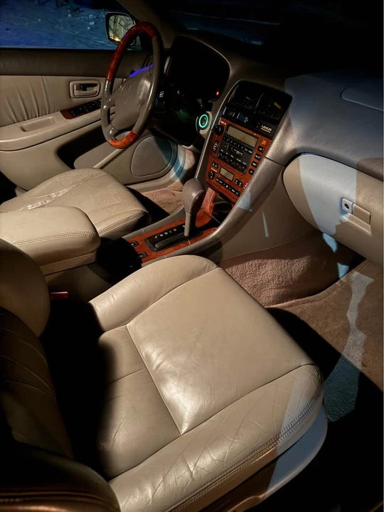 2001 Lexus ES 3rd Gen - Image 10 of 10