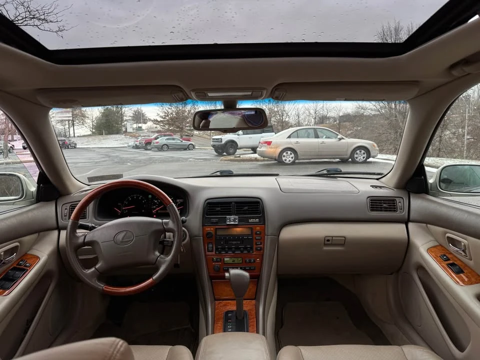 2001 Lexus ES 3rd Gen - Image 18 of 19