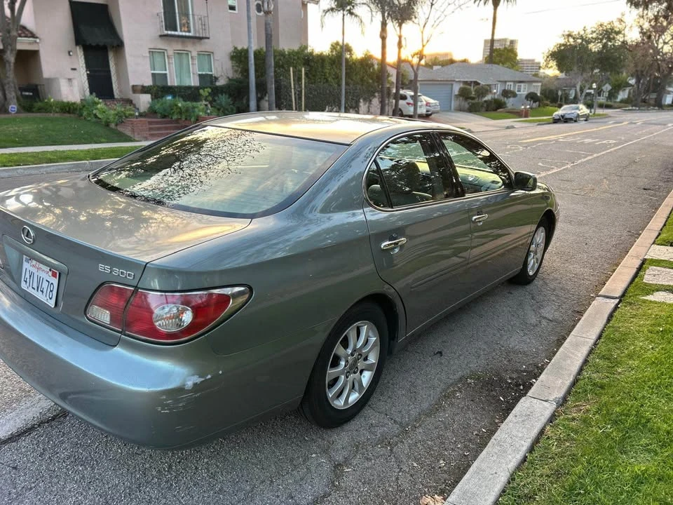 2001 Lexus ES 2nd Gen - Image 3 of 20