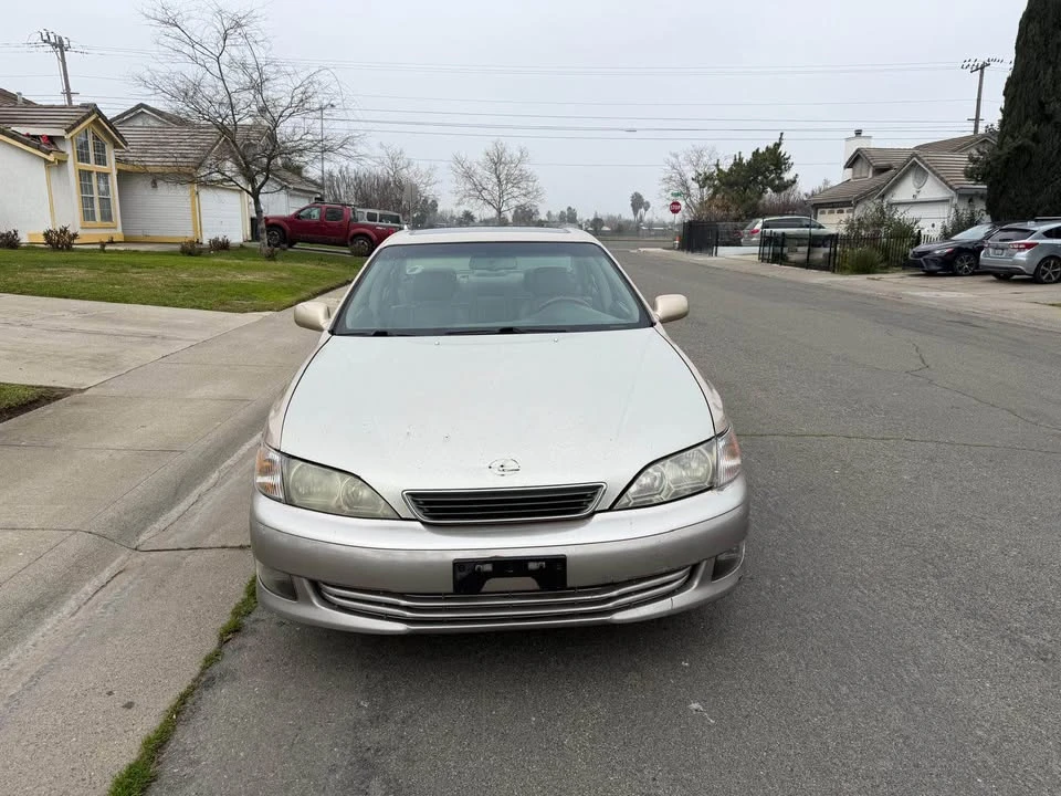 2001 Lexus ES 3rd Gen - Image 2 of 12