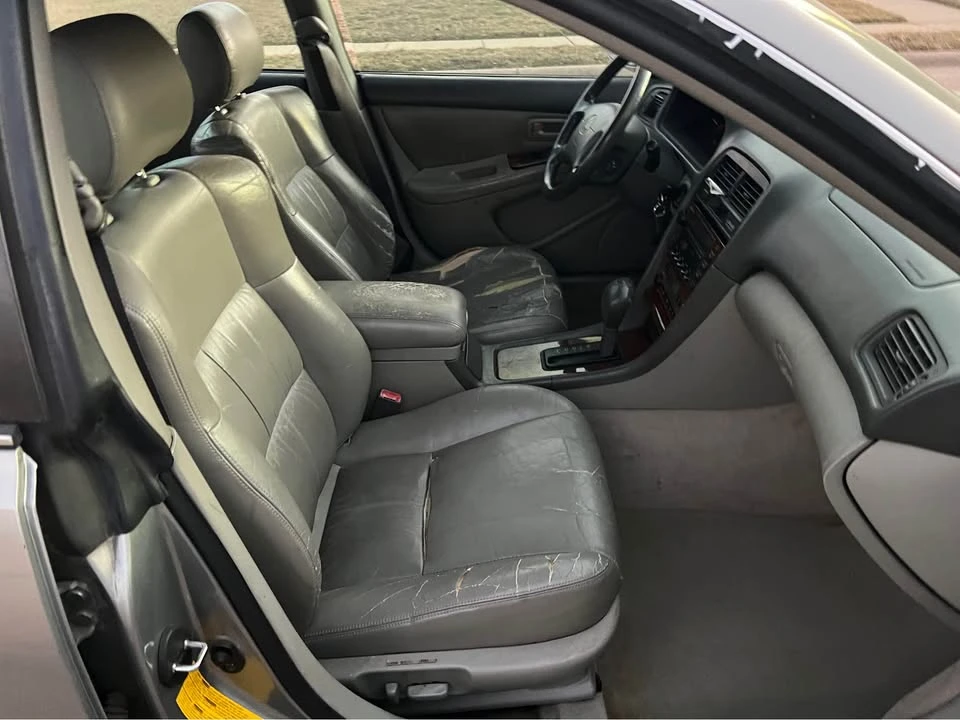 2001 Lexus ES 2nd Gen - Image 8 of 9