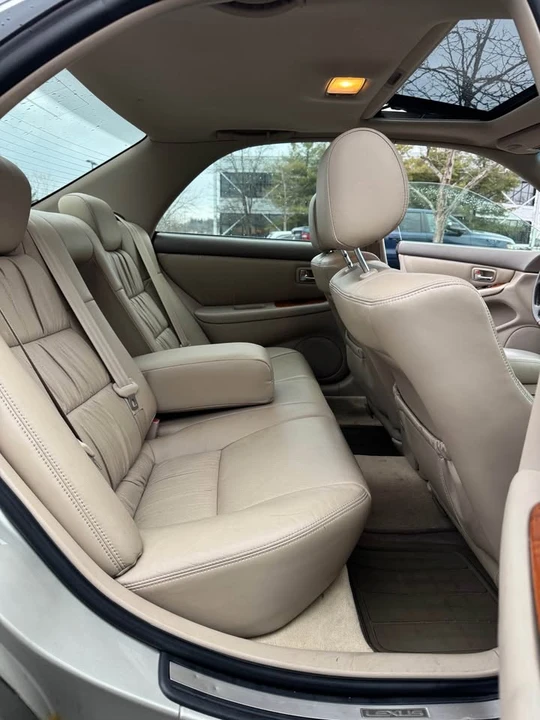 2001 Lexus ES 3rd Gen - Image 15 of 19