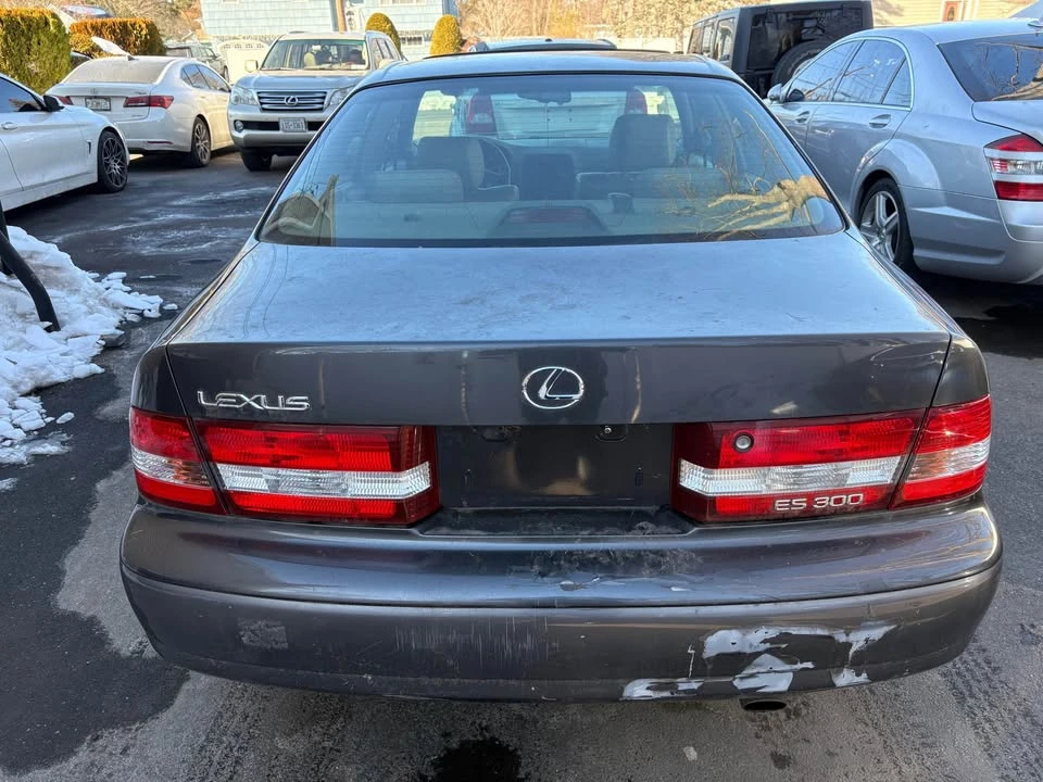 2001 Lexus ES 2nd Gen - Image 5 of 15