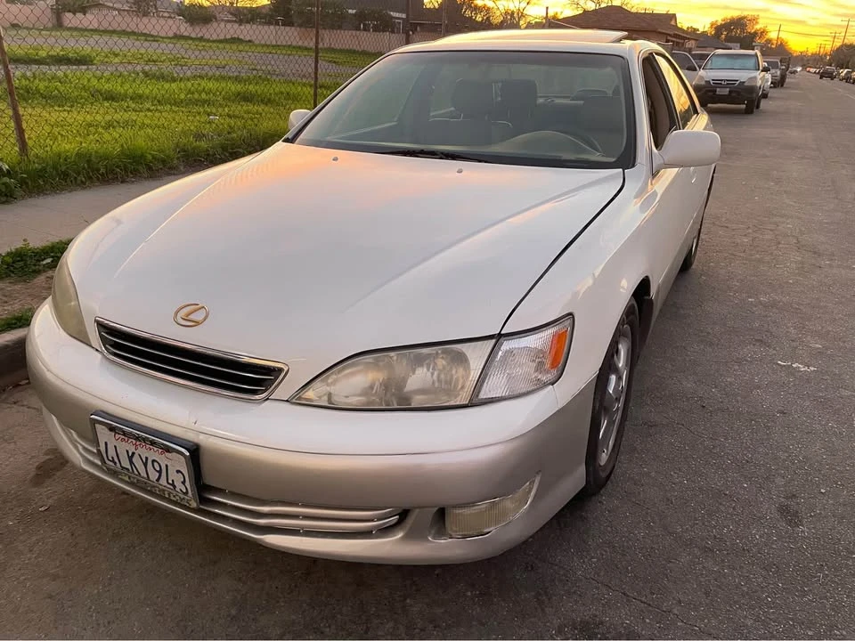 2001 Lexus ES 2nd Gen - Image 4 of 7