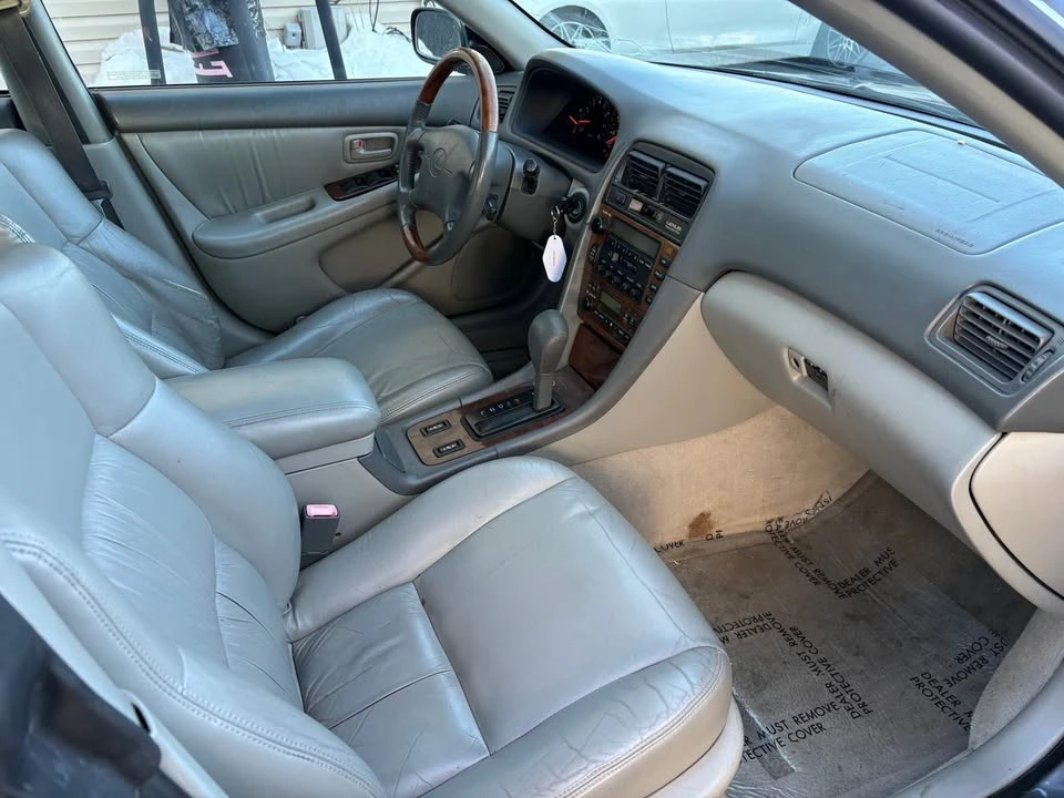 2001 Lexus ES 2nd Gen - Image 13 of 15