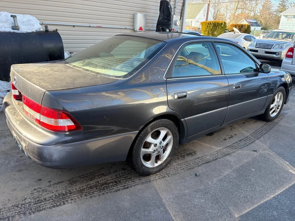 2001 Lexus ES 2nd Gen - Image 4 of 15