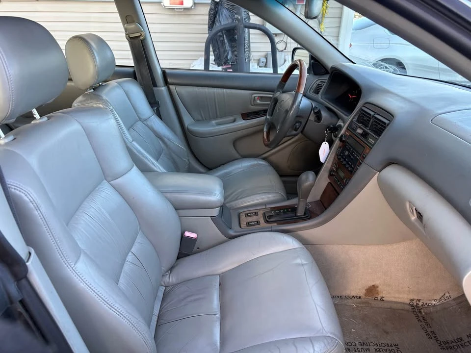 2001 Lexus ES 2nd Gen - Image 12 of 15
