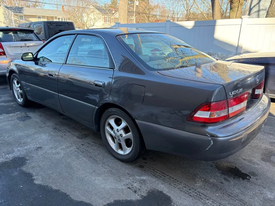 2001 Lexus ES 2nd Gen - Image 6 of 15