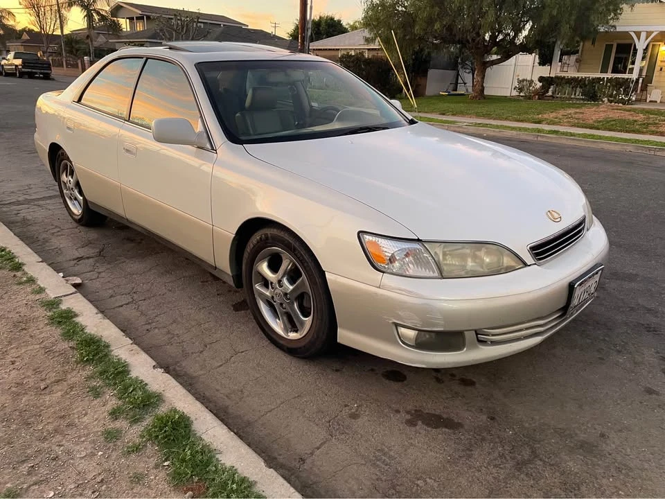 2001 Lexus ES 2nd Gen - Image 5 of 7