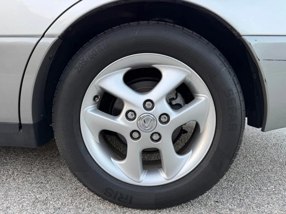2001 Lexus ES 3rd Gen - Image 18 of 20