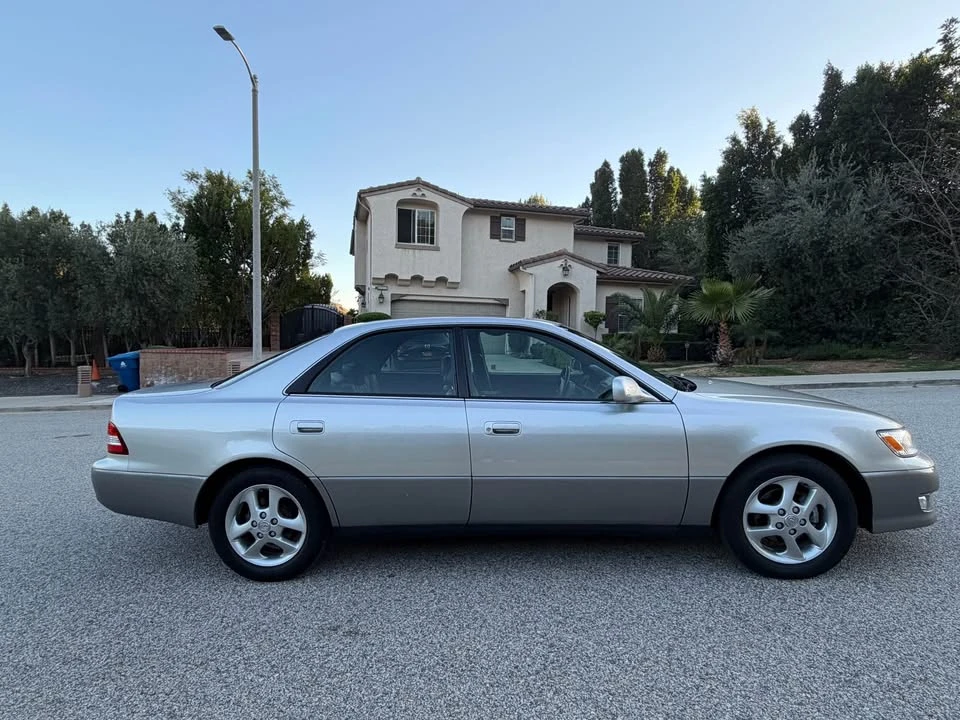 2001 Lexus ES 3rd Gen - Image 8 of 20