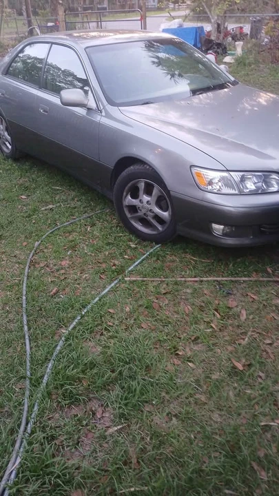 2001 Lexus ES 3rd Gen - Image 2 of 3