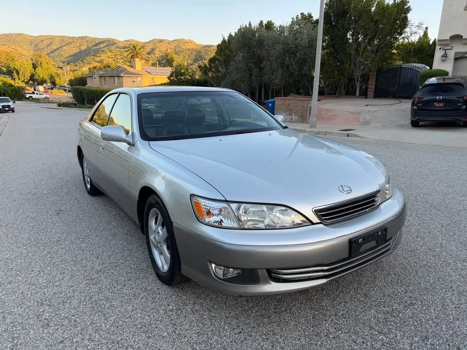 2001 Lexus ES 3rd Gen - Image 3 of 20