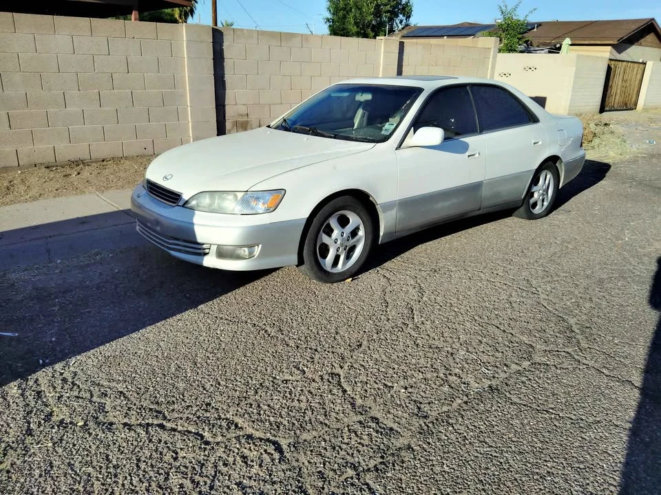 2001 Lexus ES 3rd Gen - Image 2 of 7