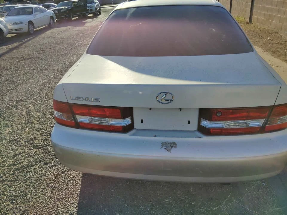 2001 Lexus ES 3rd Gen - Image 4 of 7