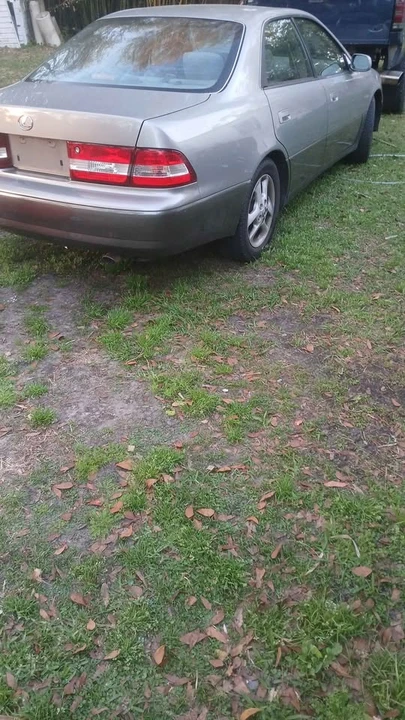 2001 Lexus ES 3rd Gen - Image 3 of 3