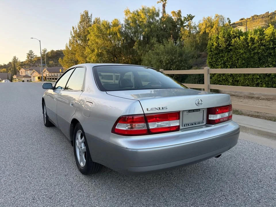 2001 Lexus ES 3rd Gen - Image 6 of 20