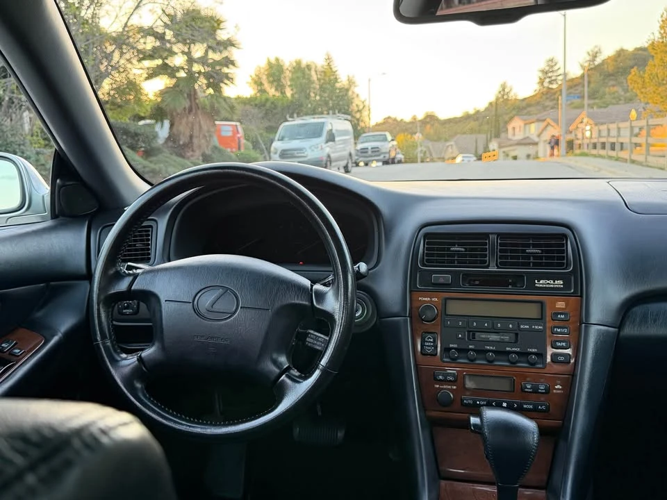 2001 Lexus ES 3rd Gen - Image 13 of 20