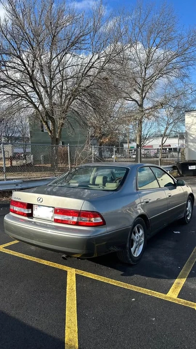 2001 Lexus ES 3rd Gen - Image 5 of 5
