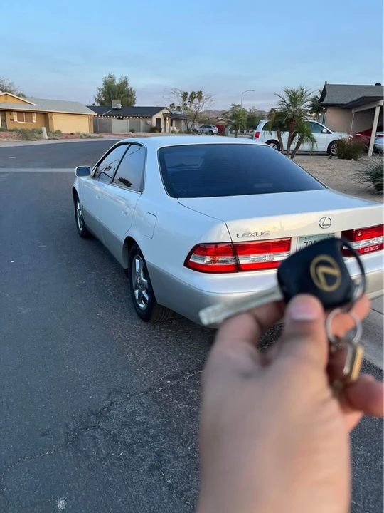 2001 Lexus ES 3rd Gen - Image 9 of 14