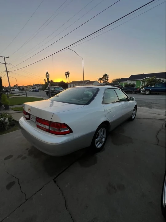 2001 Lexus ES 3rd Gen - Image 3 of 8