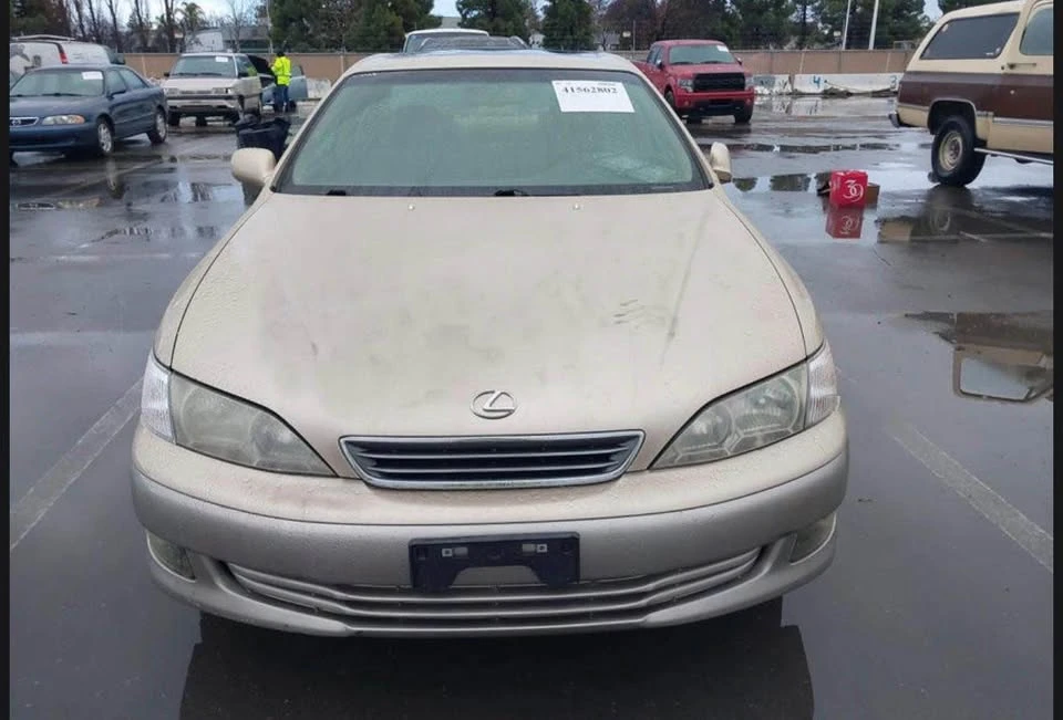 2001 Lexus ES 3rd Gen - Image 8 of 13