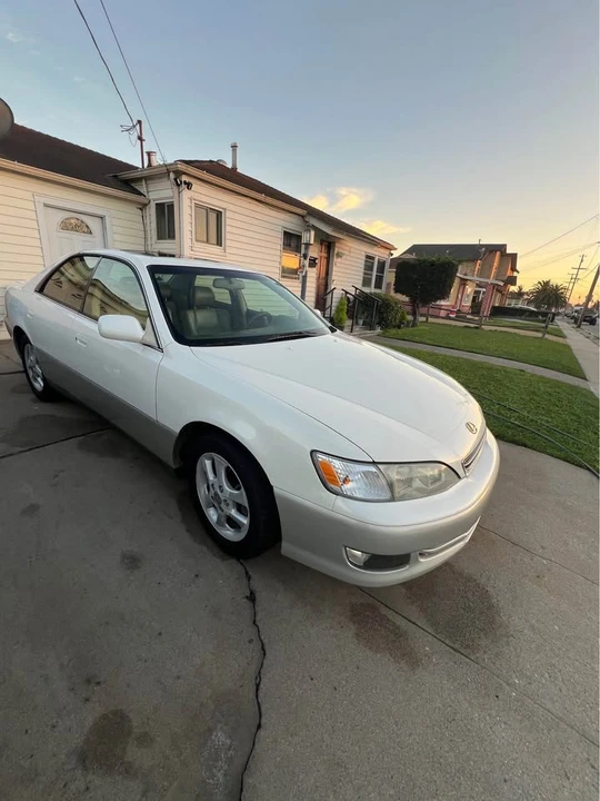 2001 Lexus ES 3rd Gen - Image 2 of 8