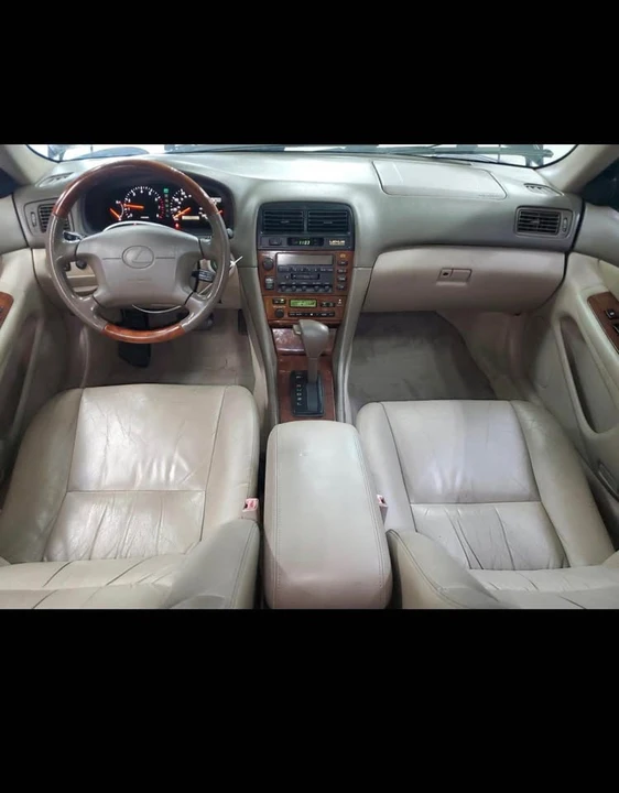 2001 Lexus ES 3rd Gen - Image 9 of 9