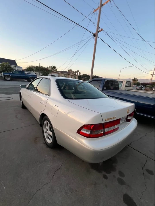 2001 Lexus ES 3rd Gen - Image 4 of 8