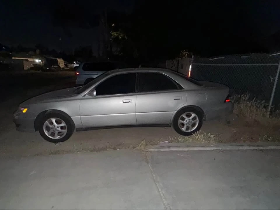2001 Lexus ES 3rd Gen - Image 8 of 9