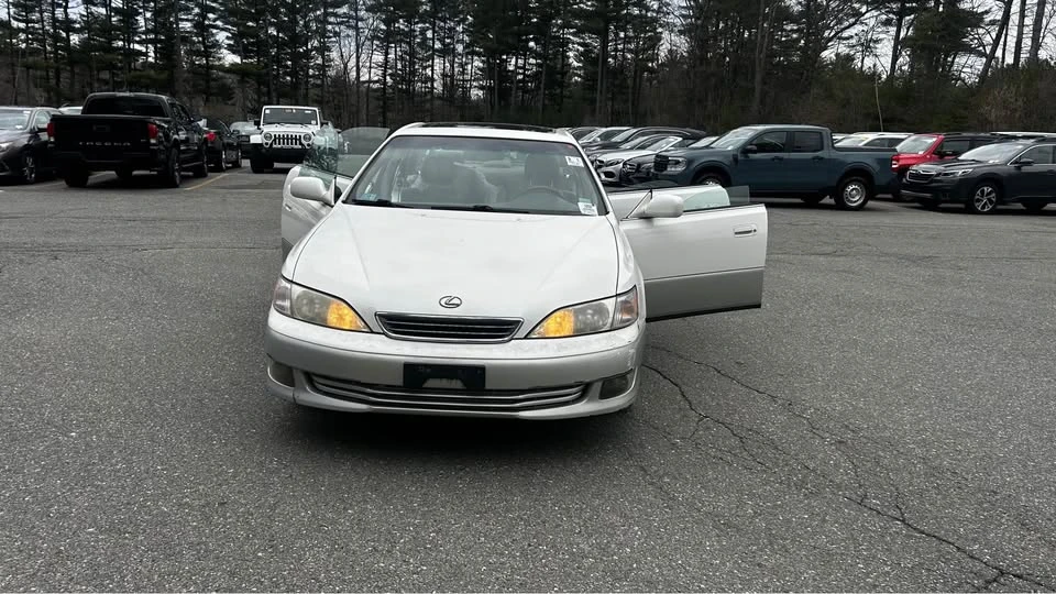2001 Lexus ES 3rd Gen - Image 6 of 6