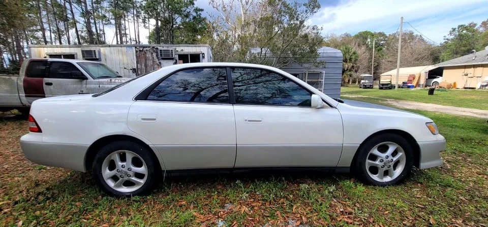 2001 Lexus ES 3rd Gen - Image 3 of 8