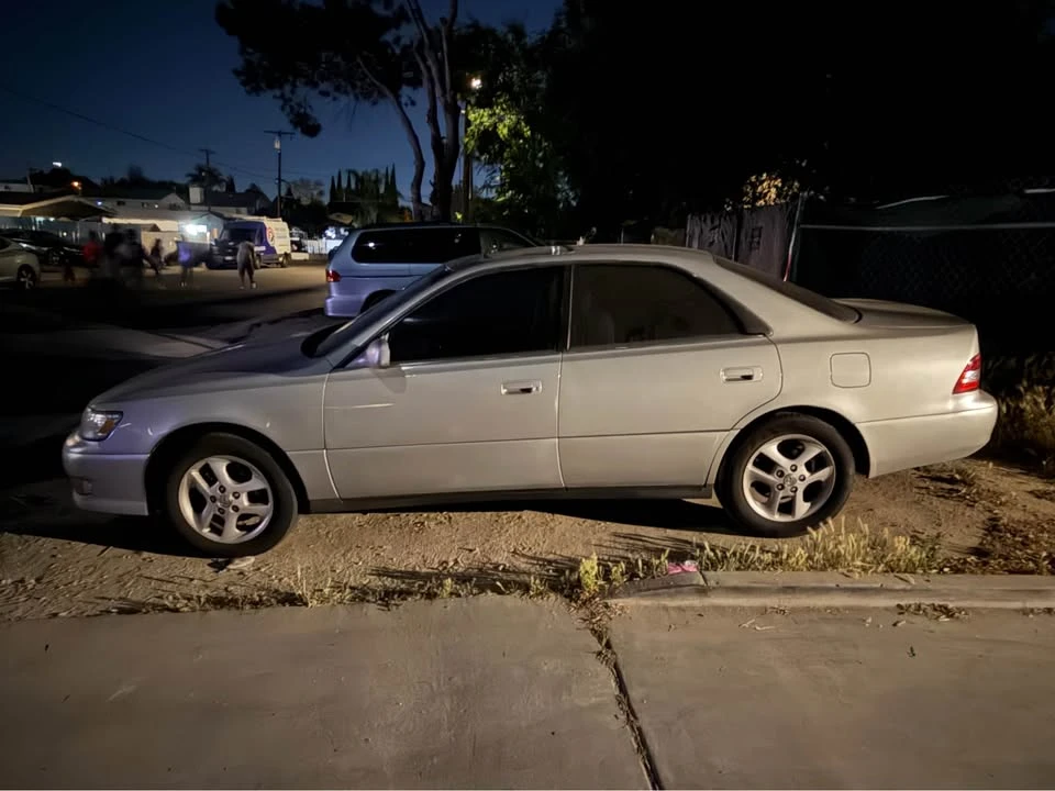 2001 Lexus ES 3rd Gen - Image 7 of 9