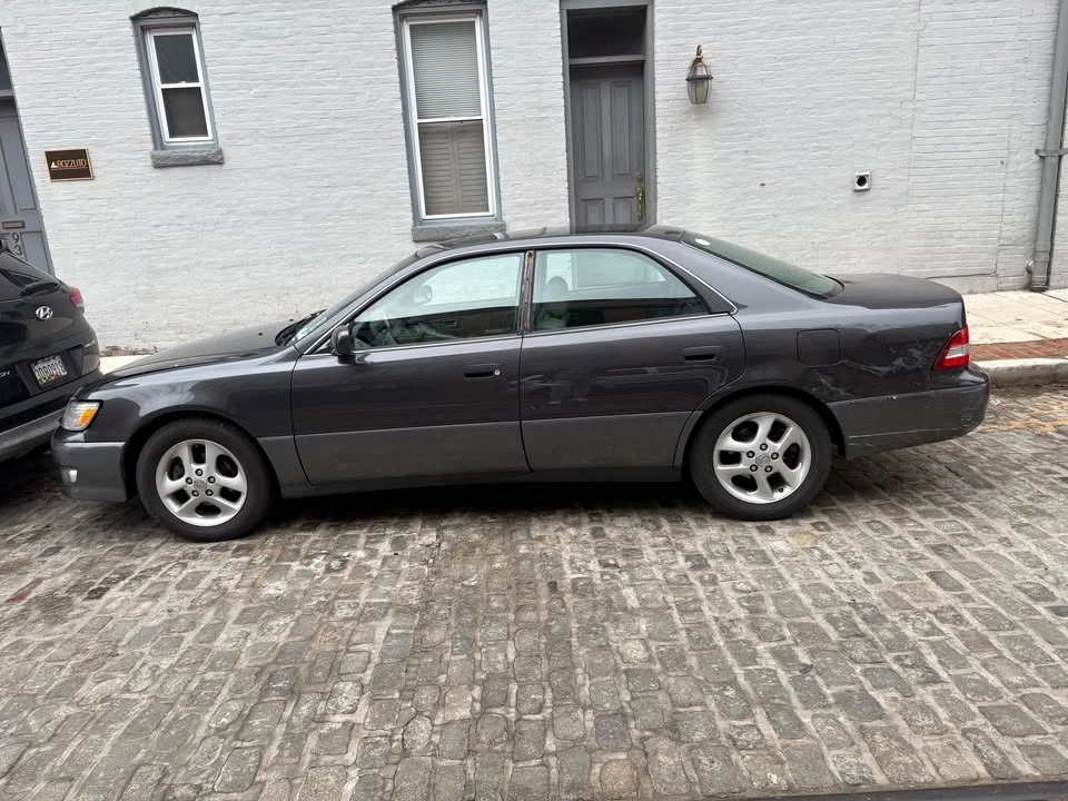 2001 Lexus ES 3rd Gen - Image 2 of 12